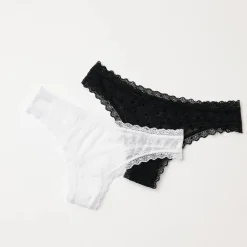 Tangas mit Spitze love